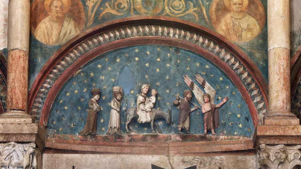 The niche of the north portal: the flight to Egypt