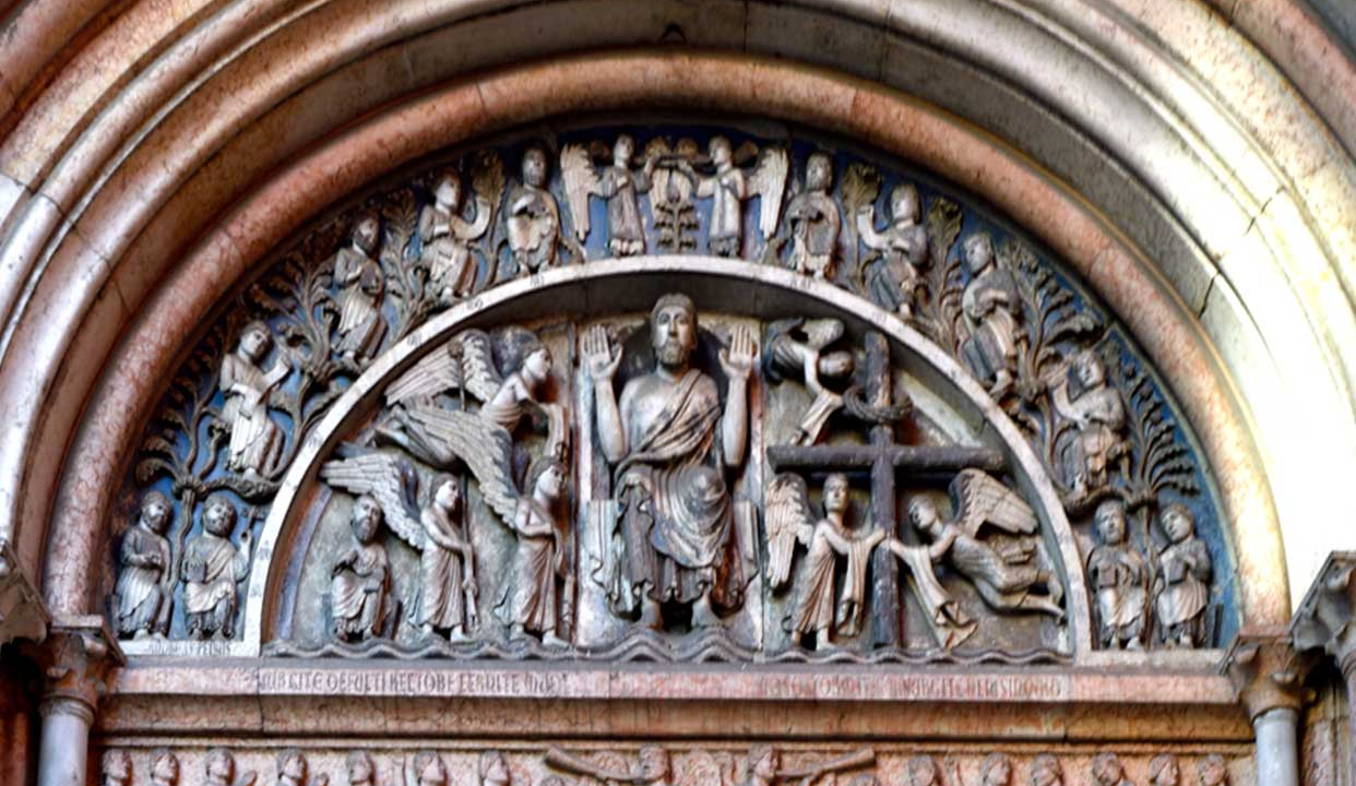 The lunette and the lintel