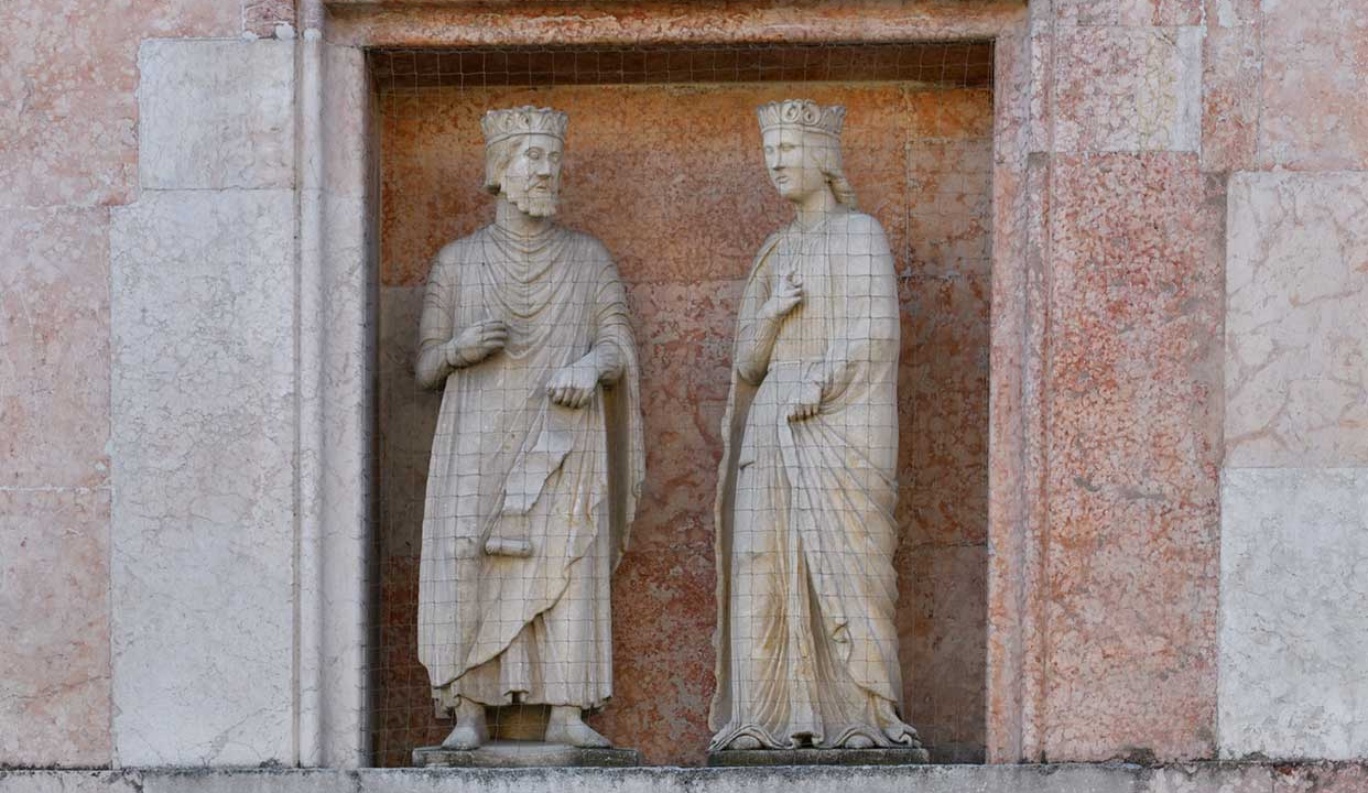 The statues of the Kings